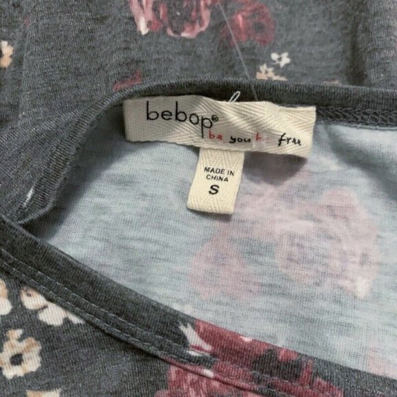 Bebop Be You Be Free Juniors Gray Floral Dress Size Small New - Picture 4 of 4
